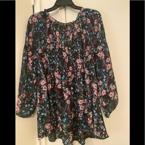 Darling Little Blouse/Dress Black w/blugreen